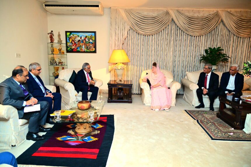 Ishaq Dar Meets BNP Chairperson Begum Khaleda Zia in Dhaka 1 dar meets khaleda zia