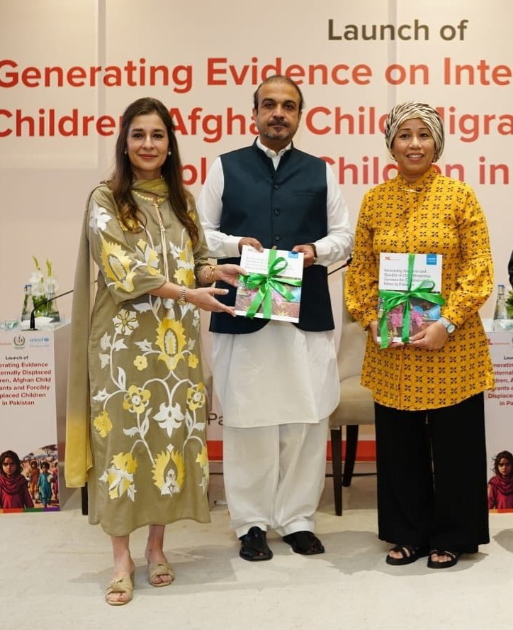 displaced children - Panel Urges Better Protection for Displaced Children