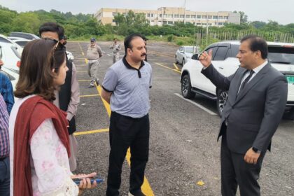 pak secretariat parking