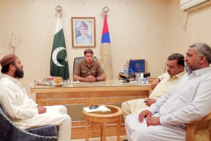 patrolling police - Patrolling Police Meets Goods Transporters in Rawalpindi
