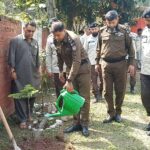 patrolling police - Patrolling Police Visit 22 Mile Post