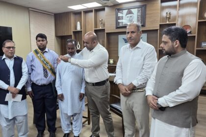 owais ali - Punjab CM Honors Owais Ali Top Student