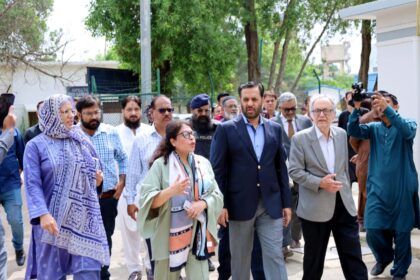 Federal Minister Backs Local Vaccine at DUHS Visit 5 local vaccine - Federal Minister Backs Local Vaccine at DUHS Visit