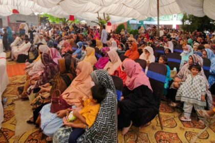 ahsan iqbal - Ahsan Iqbal Visits Flood Hit Doodhay Village