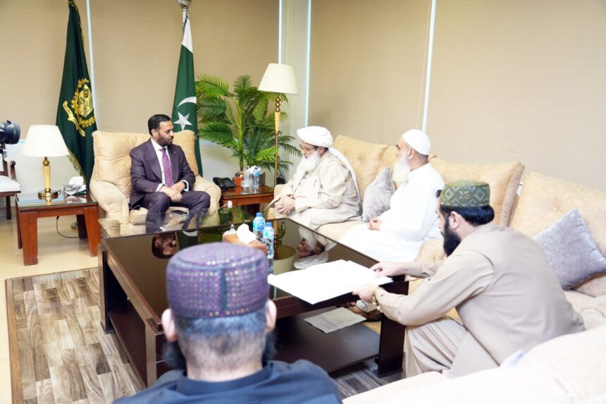 mustafa kamal - Mustafa Kamal meets Maulana Atta ur Rehman on health