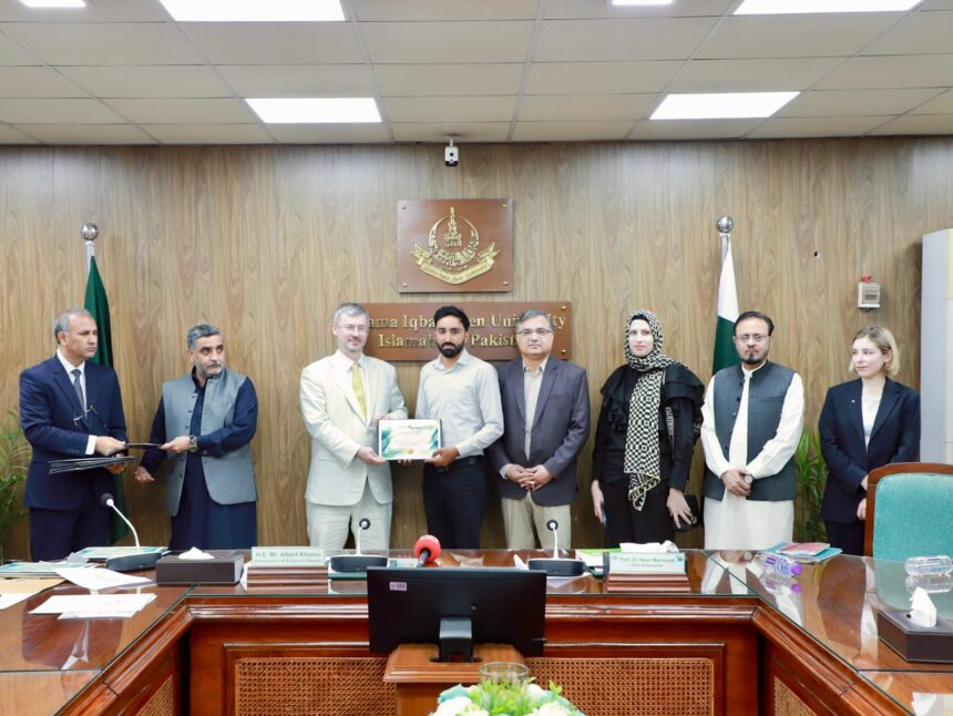 Ambassador Attends Russian Language Course Graduation 1 russian language - Ambassador Attends Russian Language Course Graduation