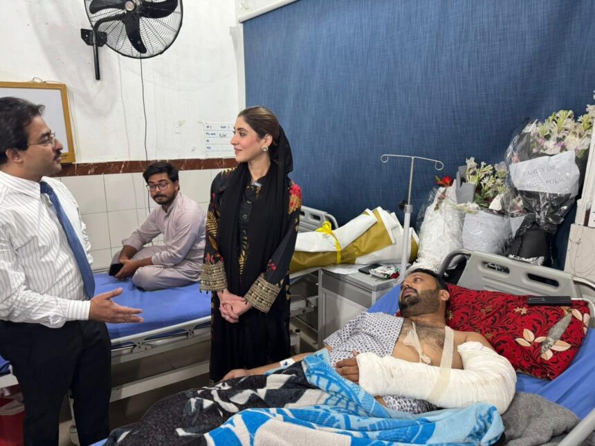 muridke incident - Visited Muridke incident injured police at Mayo Hospital