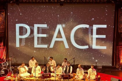 ustad fareed ayaz - Ustad Fareed Ayaz Makes Town Hall History