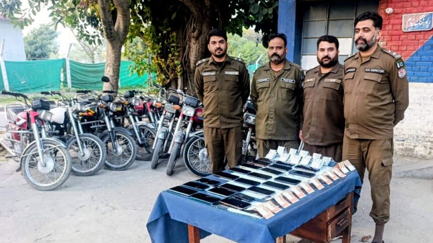 taxila police - Taxila Police Arrest Four Member Dacoity Gang