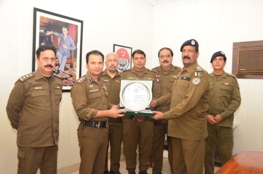 inspector zaheer beg - Inspector Zaheer Beg Honoured at Rawalpindi Farewell