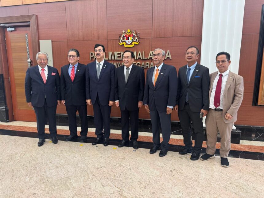 gilani malaysia - Gilani Strengthens Pakistan Malaysia Ties