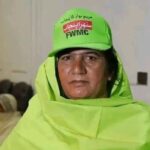 faisalabad worker - Faisalabad Worker Returns Nine Lakh Found in Trash