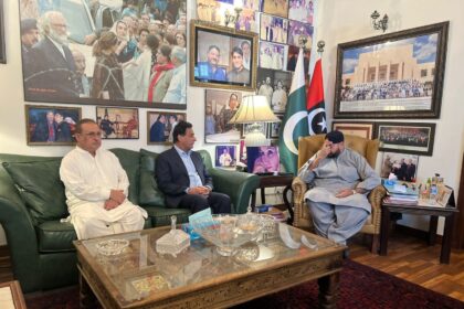 ayaz sadiq condolence - Ayaz Sadiq Condolence Visit to Agha Durrani Home