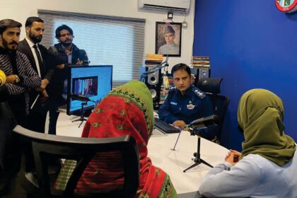 friends of police - Traffic Headquarters Hosts Friends of Police Students