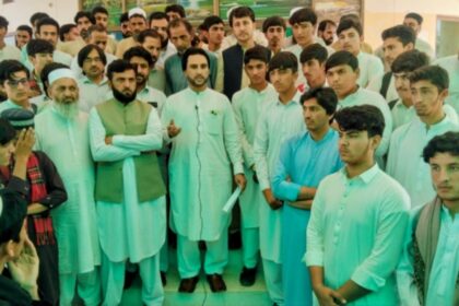 bannu board - Bannu Board Employees Protest Against Chairman