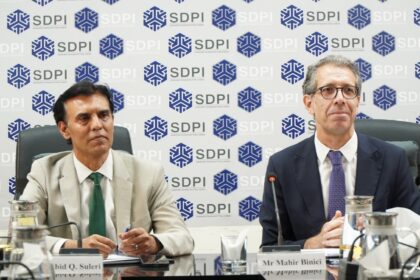 pakistan economy - IMF warns Pakistan economy faces regional slowdown