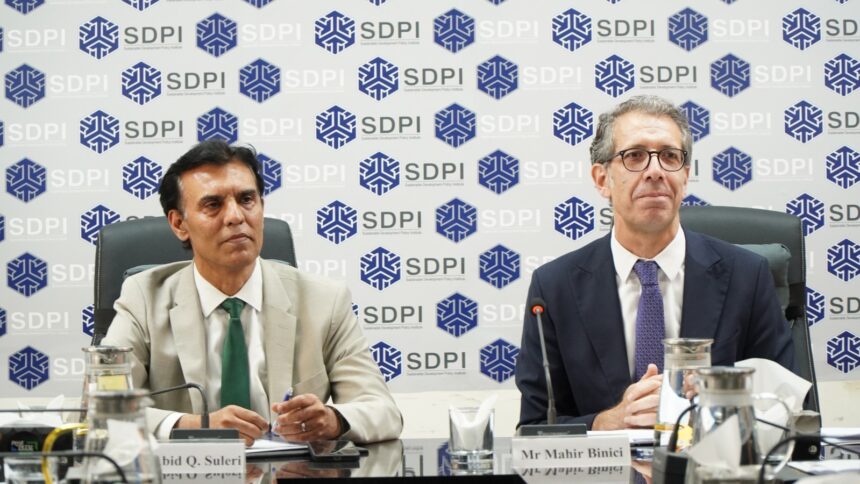 pakistan economy - IMF warns Pakistan economy faces regional slowdown