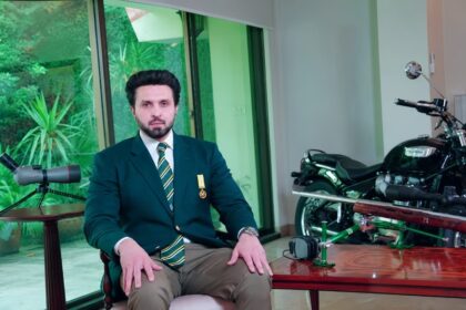mohsin nawaz - Mohsin Nawaz Dedicates Tamgha e Imtiaz to PLRA Patron
