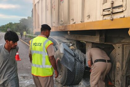 motorway police - Motorway police stops trailer fire near Chakri