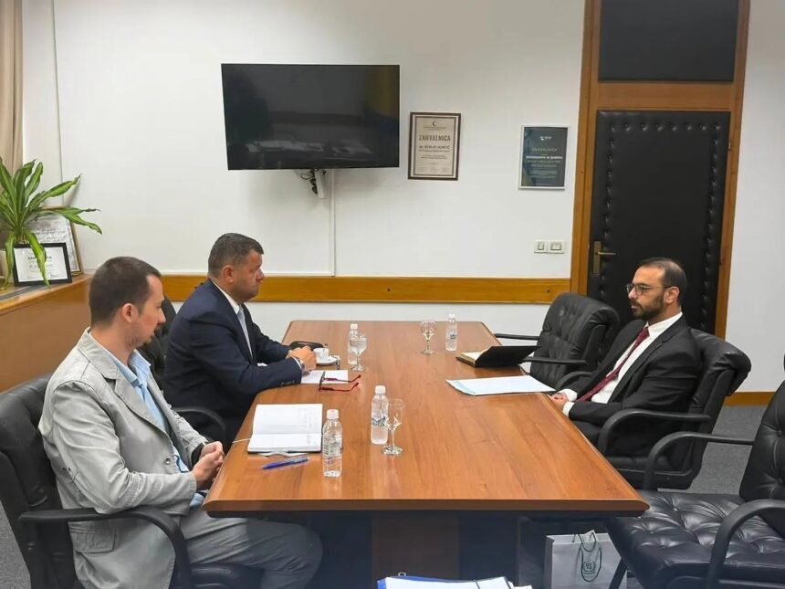 Pakistan Embassy Bosnia OIC invitation handed to Sevlid Hurtic