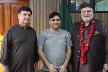 Sardar Hamza Abbasi meeting Federal Minister Syed Imran Shah in Islamabad