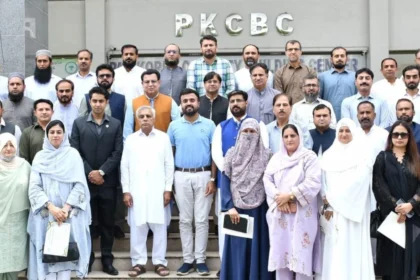 PMAS-AAUR faculty members and trainers at the closing ceremony of the Artificial Intelligence for Everyone programme