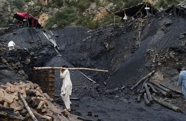 Mine workers in Quetta Balochistan after tragic incident