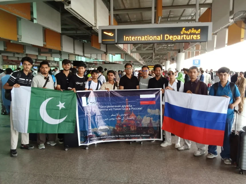 Students and teachers departing for Moscow after completing Russian language course