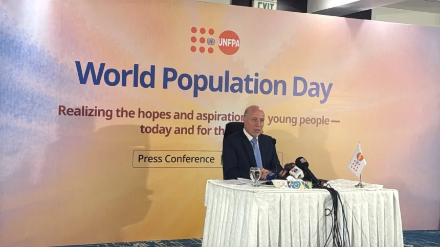 Young people in Pakistan using digital devices as UNFPA releases World Population Day report