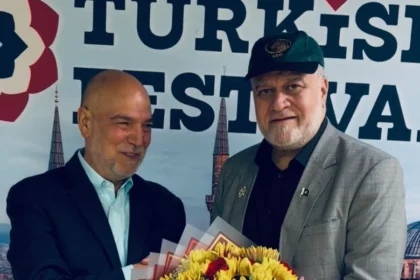 Federal Minister Pir Syed Imran Ahmad Shah visits Zakat Foundation of America headquarters in Chicago