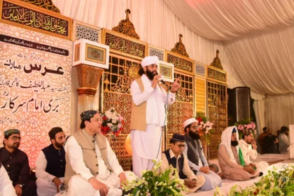 Devotees attending the annual Urs of Hazrat Bari Imam Sarkar at Noorpur Shahan