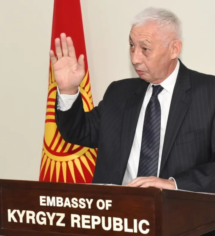 Kyrgyz Charge d’Affaires Aibek Tilebaliev briefing Pakistani media at the Embassy of the Kyrgyz Republic in Islamabad