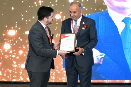Dr Ramesh Kumar Vankwani honoured with Global Hindu Award 2026 in Calgary