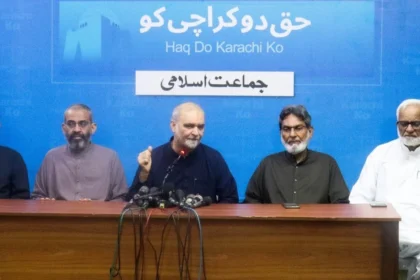 Hafiz Naeemur Rehman addressing a press conference at Idara Noor-e-Haq in Karachi