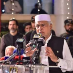 Deputy Prime Minister Ishaq Dar laying a floral wreath at Hazrat Bari Imam shrine in Islamabad