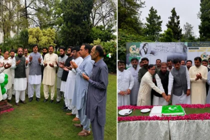 Zahid Bakhtawari and participants at Independence Day ceremony at Rawalpindi Cantonment Board