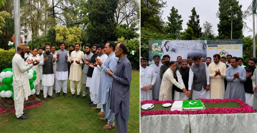Zahid Bakhtawari and participants at Independence Day ceremony at Rawalpindi Cantonment Board
