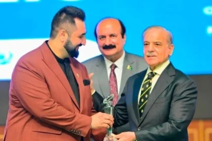 Prime Minister Shehbaz Sharif confers special award on Shehryar Memon