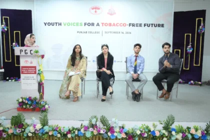 Youth ambassadors at a SPARC session calling for 85pc graphic health warnings on cigarette packs