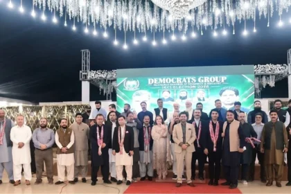 Agha Shiraz Basharat addressing a dinner hosted for Democracy Group candidates and Islamabad traders