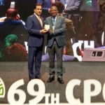 Speaker National Assembly Sardar Ayaz Sadiq receives the Green Mace Award at the Commonwealth Parliamentary Conference