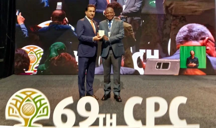 Speaker National Assembly Sardar Ayaz Sadiq receives the Green Mace Award at the Commonwealth Parliamentary Conference