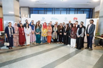 Federal IT Minister Shaza Fatima Khawaja visits Huawei Global Service Center in Islamabad