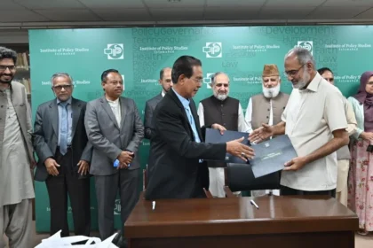 Representatives of IAIS Malaysia and IPS Islamabad during a meeting in Islamabad