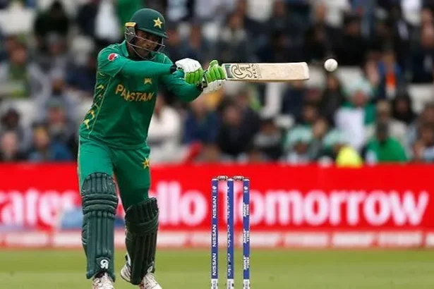 Fakhar Zaman speaks to reporters during Pakistan training at Rawalpindi Cricket Stadium