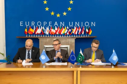 EU, UNDP and UNODC representatives at agreement signing in Islamabad
