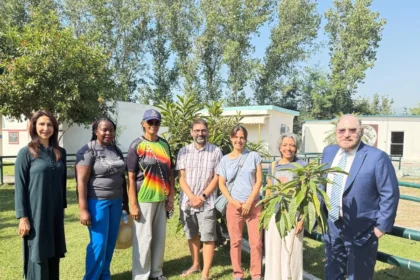 Diplomatic delegation visiting Sundas Foundation Centre