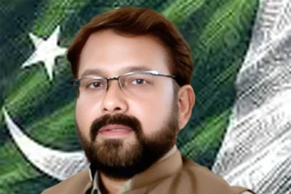 Muhammad Aamir Siddiqui speaking to workers on World Teachers’ Day