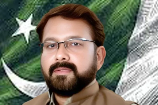 Muhammad Aamir Siddiqui speaking to workers on World Teachers’ Day