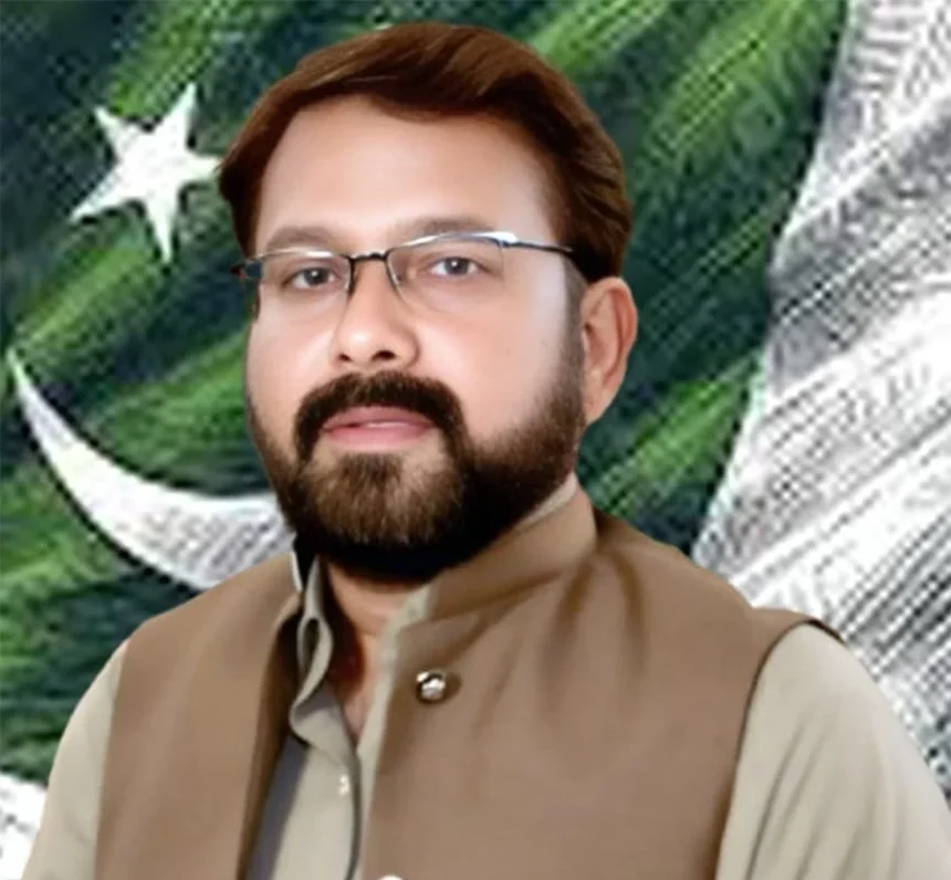Muhammad Aamir Siddiqui speaking to workers on World Teachers’ Day